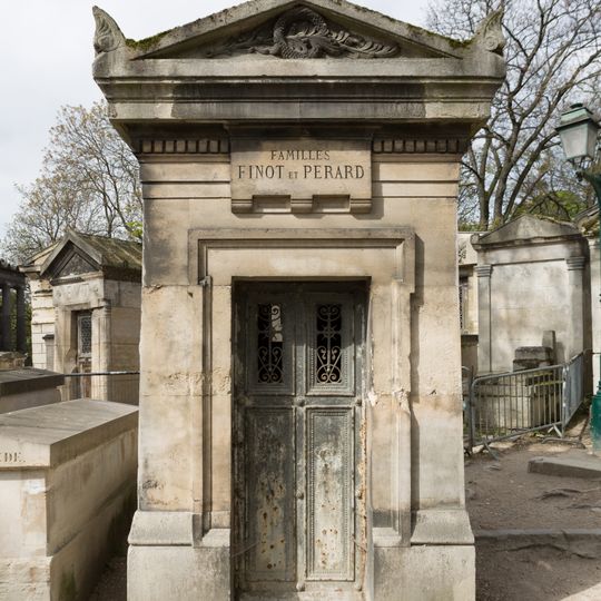 Grave of Finot-Pérard
