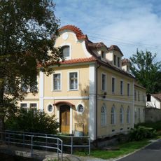 Lávka k zámku Čkyně