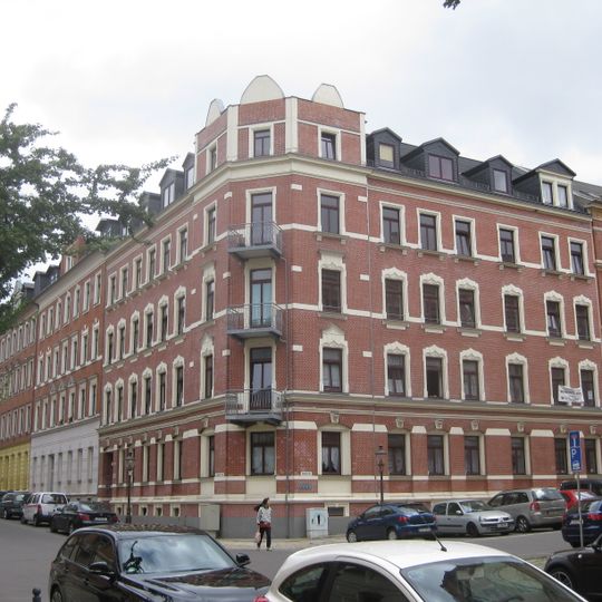 Mietshaus in geschlossener Bebauung in Ecklage Ludwig-Kirsch-Straße 8a