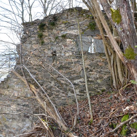 Tevinia castle ruins and fortifications