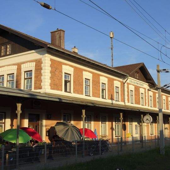 Aufnahmsgebäude Bahnhof Zellerndorf
