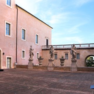 Courtyard of Palazzo Buonaccorsi