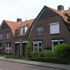 Blokje van vier geschakelde woningen