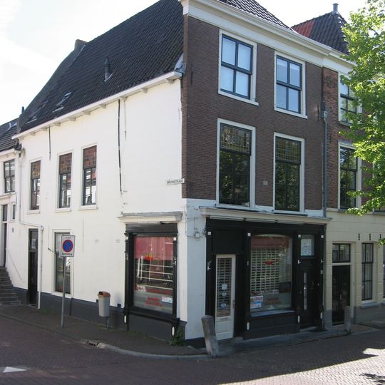 Pand op de hoek van de Molenstraat
