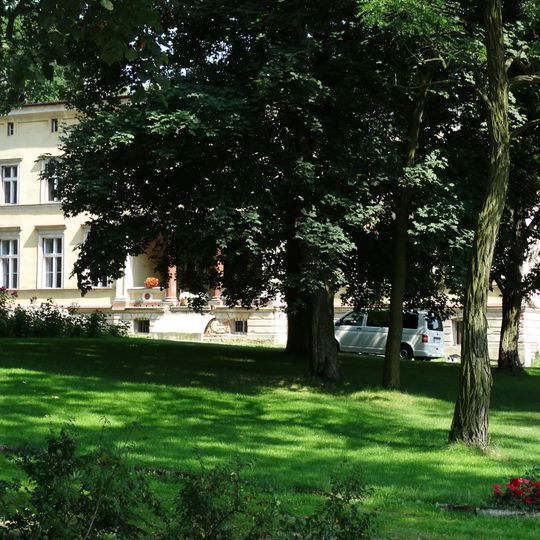 Palace and park complex in Luszkówko