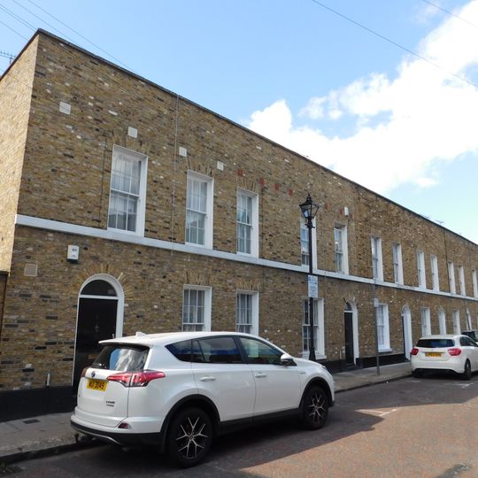 1-15, Barnes Street E1