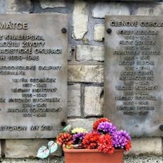 Pomník padlým v ulici U Parku v Lobečku