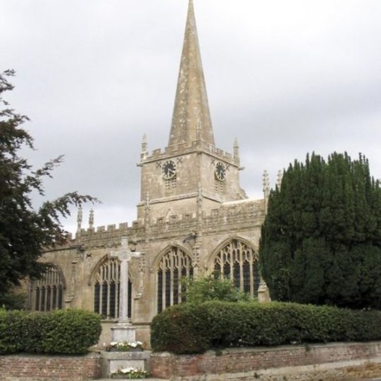 Churchyard Wall, Gates And War Memorial