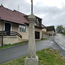 Kříž ve Vísce na rozcestí