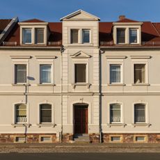 Mietshaus in geschlossener Bebauung Talstraße 17