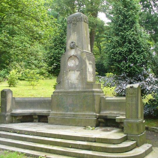 Pomník Franze Schuberta v parku pod Stoličnou horou v Děčíně