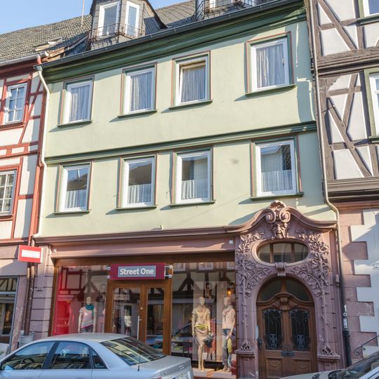 Wohn- und Geschäftshaus