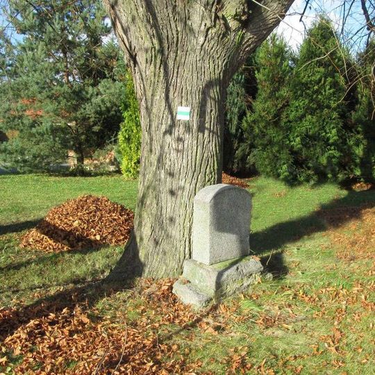 Památník v Ježovech