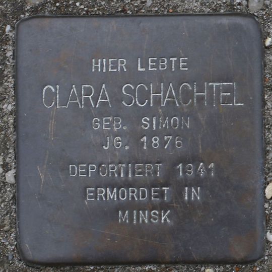 Stolperstein en memoria de Sara Schachtel