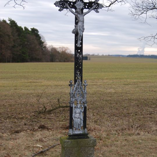 Kříž 2 jižně od Karlova