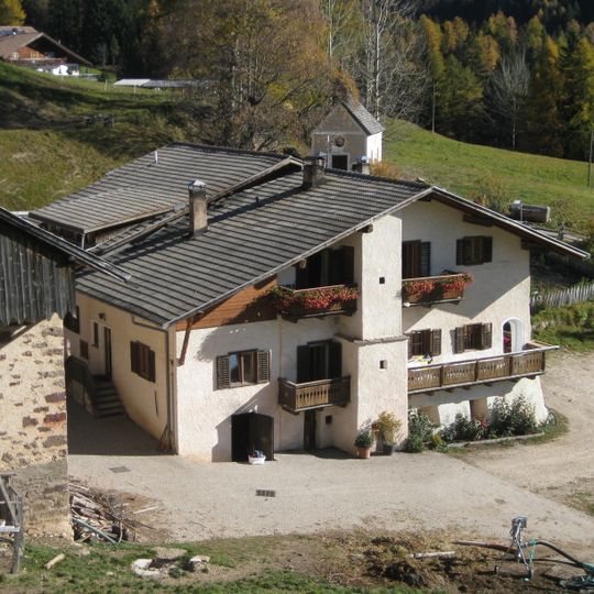 Thomaser in Radein mit Lourdeskapelle