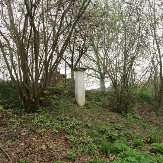 Kříž ve svahu u Popova