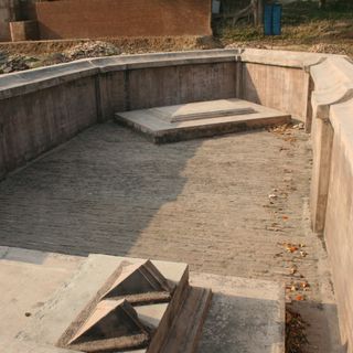 Cemetery at Vilayat Bagh