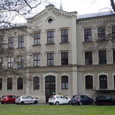 Zwei Schulgebäude/Schulkomplex Dr.-Friedrichs-Ring 2c