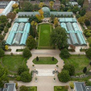 Ogrody botaniczne we Francji: rzadkie gatunki roślin, parki historyczne