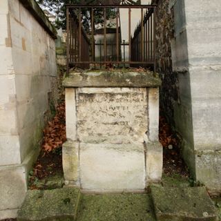 Grave of Tassard-Mariotte