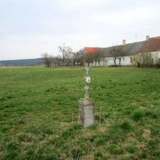 Kříž severně od Hradešic