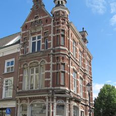 Winkel met bovenhuis