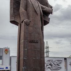 Lenin statue, Komsomolskaya Square, Magnitogorsk