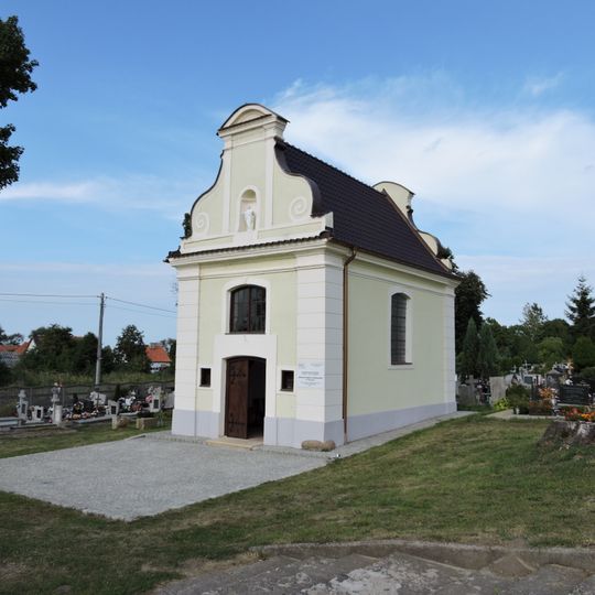 Cemetery chapel in Tolkmicko