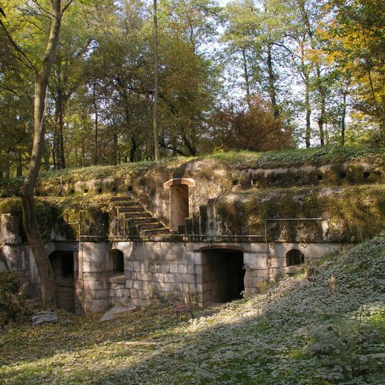 Fort pancerny główny 44 "Tonie"