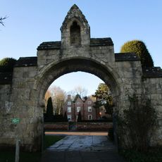 Gateway And Flanking Walls At Minster Churchyard