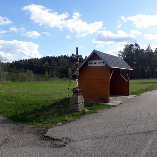 Kříž východně od Horní Lhoty