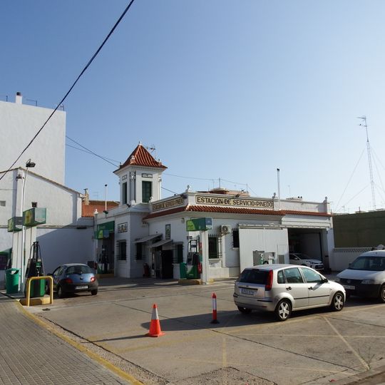Gasolinera de Pinedo