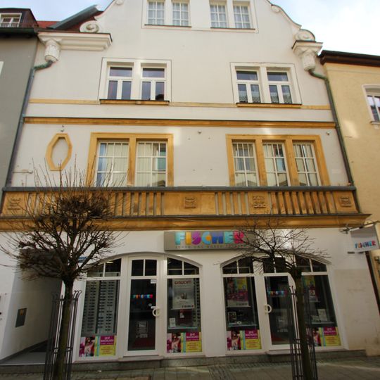 Wohn- und Geschäftshaus