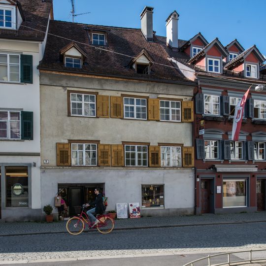 Wohn- und Geschäftshaus