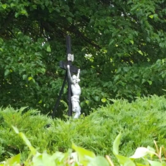 Kříž u č. ev. 46 v Nových Mitrovicích