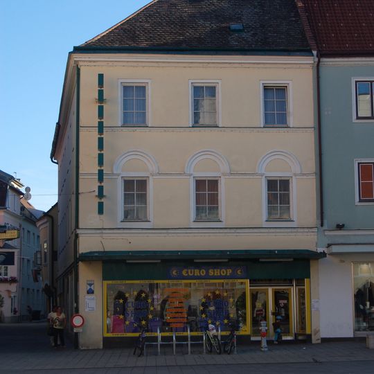 Wohn- und Geschäftshaus