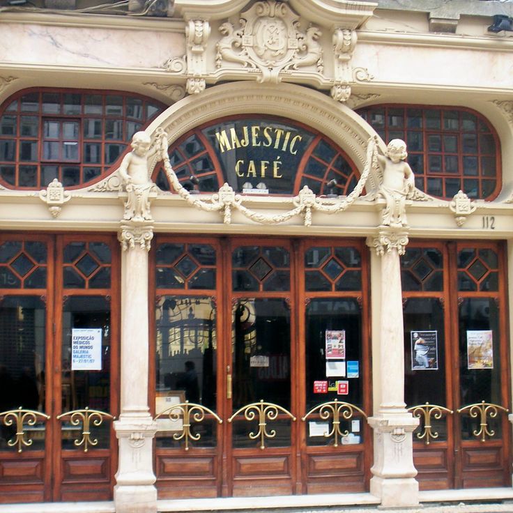 Majestic Café