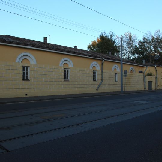 Служебный флигель Александровского института