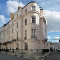 9-11, Halkin Place Sw1