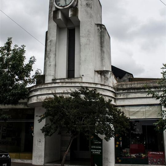 Adolfo Gonzales Chaves municipal market