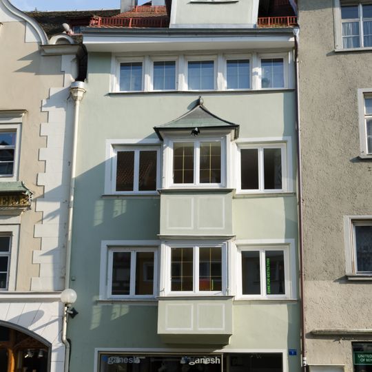 Wohn- und Geschäftshaus