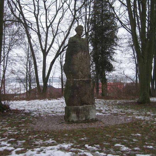 Pomník K. H. Máchy v lokalitě Hůrka v Bělé pod Bezdězem