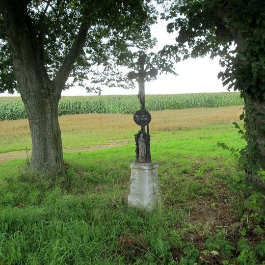 Kříž jižně od Těmic