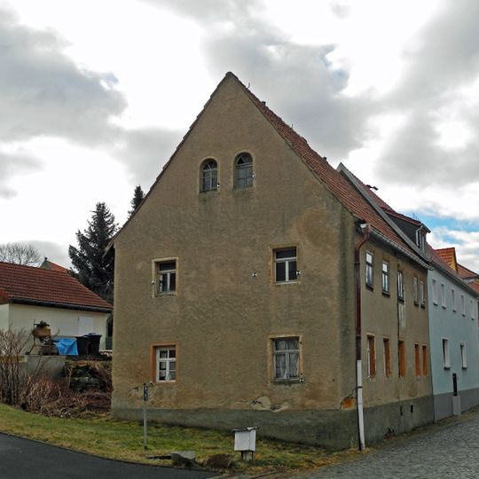 Wohnhaus in halboffener Bebauung Berggasse 8