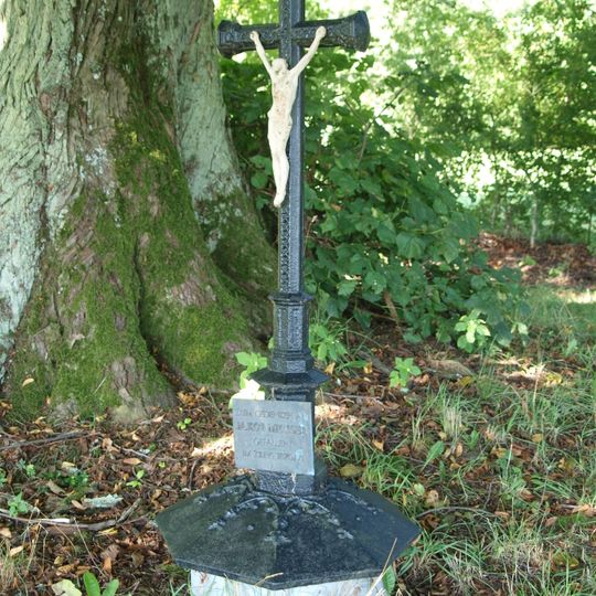 Gedenkkreuz oberhalb des Ortes, Richtung Elsoff