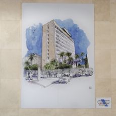 Dibujo abocetado que representa el edificio de la antigua sede de la delegación de la Agencia Tributaria en Málaga, en el número 2 de la avenida Andalucía.