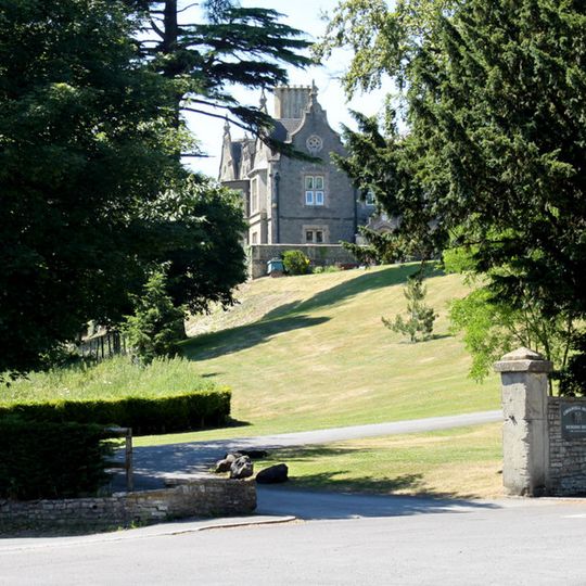 Cholwell House