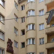 Gemeindebau Mondscheingasse 9