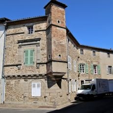 Maison avec tourelle